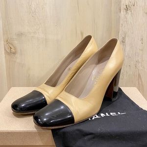 Classic Vintage Chanel Heels 👠